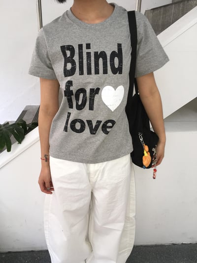 Blind for love 彩繪印刷 短版 短袖 - 3C11