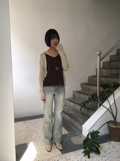 經典款 不規則水洗 微喇叭 修身 牛仔褲 - 1C16