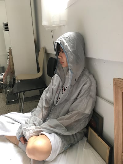 唯美配色 俐落曲線 抓皺設計 風衣外套 - 4C3