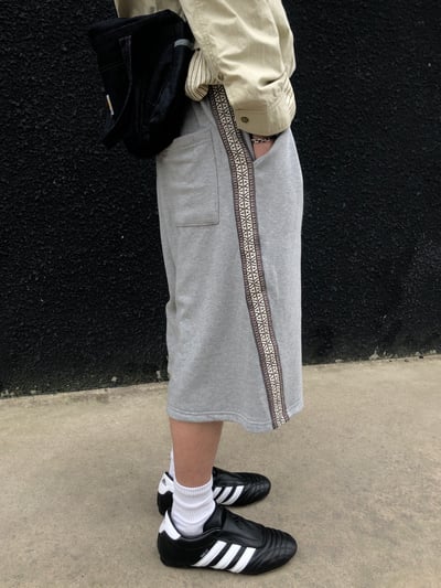 印地安圖紋 刺繡斜線 寬版 7分 棉短褲 - 3C8