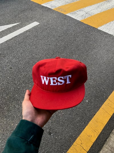 WEST 街頭高檔刺繡 復古帽 - 4C1