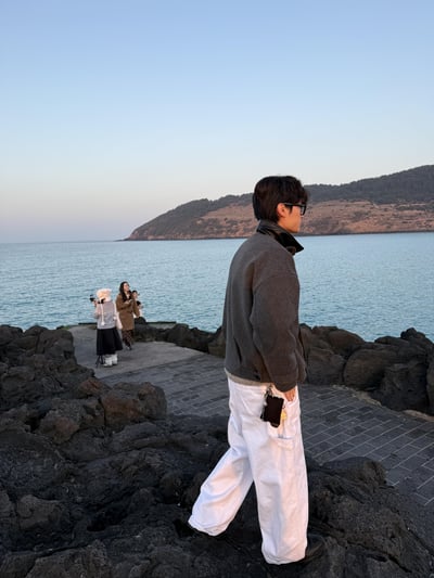 歐美經典 立領皮革 俐落修身 短版大衣 - 2C11