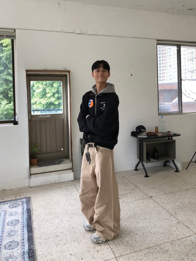 藝術殿堂 高級刺繡 運動街頭 短版 外套 - 3C10