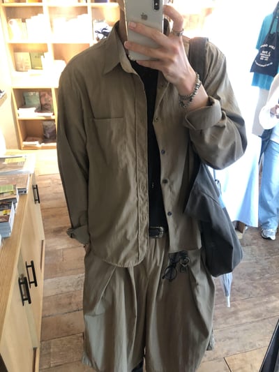 夏季涼感 尼龍材質 鬆弛感 短版襯衫 套裝 - 3C3