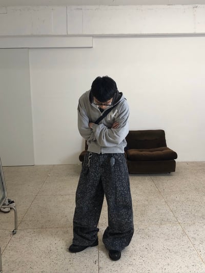 首爾街頭 豹紋 石頭灰 卯釘寬褲 - 1C7