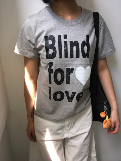 Blind for love 彩繪印刷 短版 短袖 - 3C2