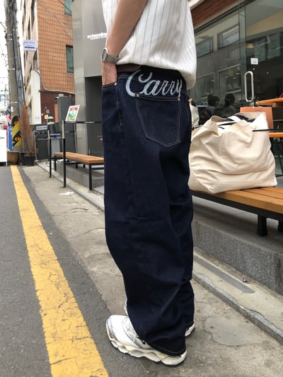 Carry Over 上流巴黎 手工刺繡 牛仔 直筒微寬褲 - 3C14