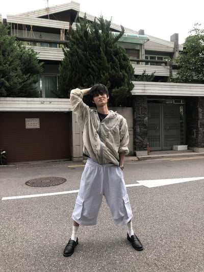 唯美配色 俐落曲線 抓皺設計 風衣外套 - 4C4