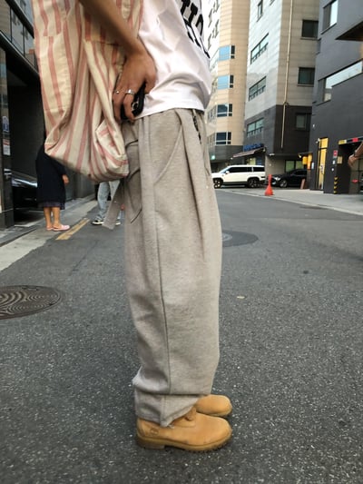 休閒背殺 鈕扣緞帶 寬版 直筒棉褲 - 2C9