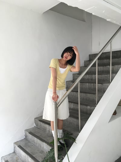 現代街頭 細節點綴 卯釘 寬版 短褲 - 2C20