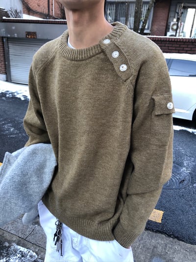 領口斜線 鈕扣 微短版 工裝 針織衫 - 3C10