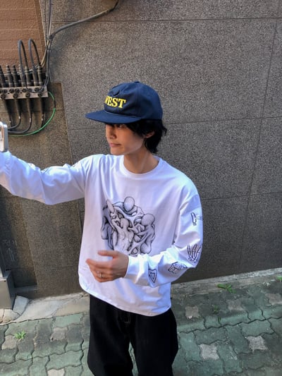 獨特街頭 印刷造型 微短版 薄長袖 - 3C13