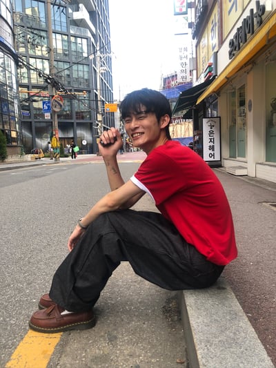 經典款 夏季透氣 短版素面 短袖上衣 - 8C11