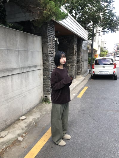 彎刀縫線 俐落版型 鬆緊帶 寬版 長褲 - 4C12
