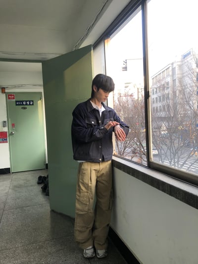 獨特肩部針織 牛仔 微短版 機車夾克 - 2C20