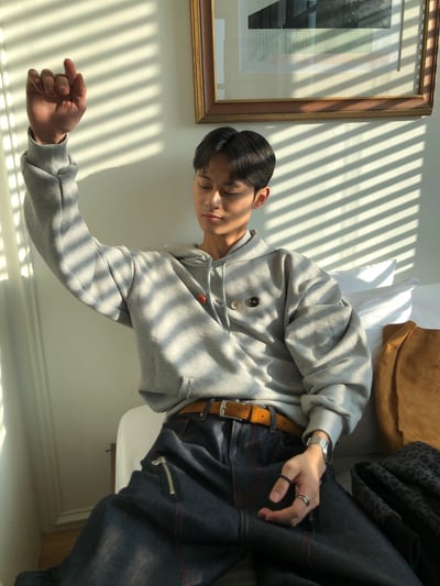 街頭鬆弛 多色鈕扣 寬版 帽T 長袖 - 3C7