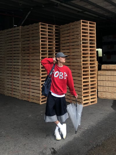 (灰色現貨) Poba 獨特刺繡 大學T - 3C12