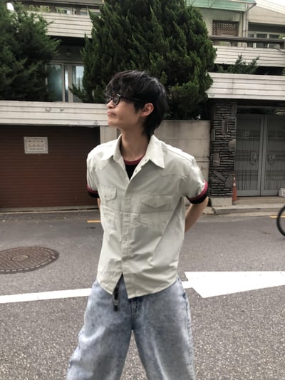 韓系型男 俐落線條 薄款 短袖 襯衫 - 4C4