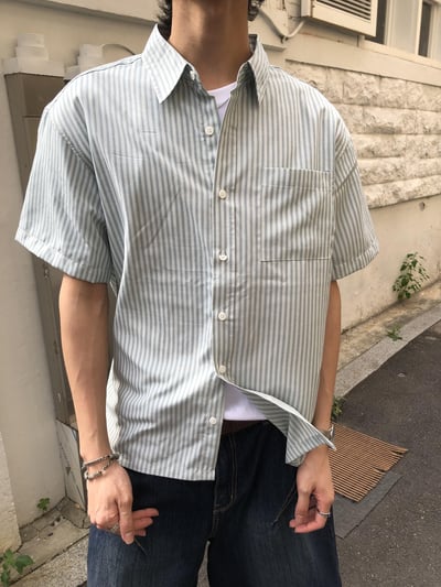 休閒高級感 潮流配色 顯肩寬 細條紋 短袖 襯衫 - 3C3