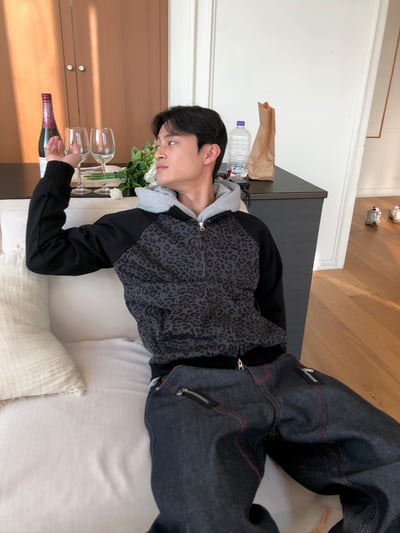 一枝獨秀 街頭氛圍 豹紋配色 微短版 外套 - 2C11