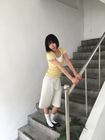現代街頭 細節點綴 卯釘 寬版 短褲 - 2C13