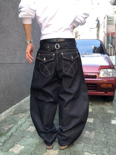 背影殺手 高檔縫線 鬆緊帶 寬版 牛仔長褲 - 3C3