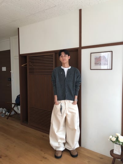 四季大口袋 彎曲縫線 配色設計 牛仔寬褲 - 2C10