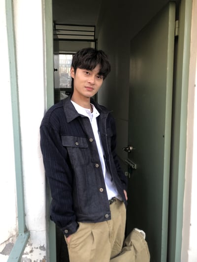 獨特肩部針織 牛仔 微短版 機車夾克 - 2C19