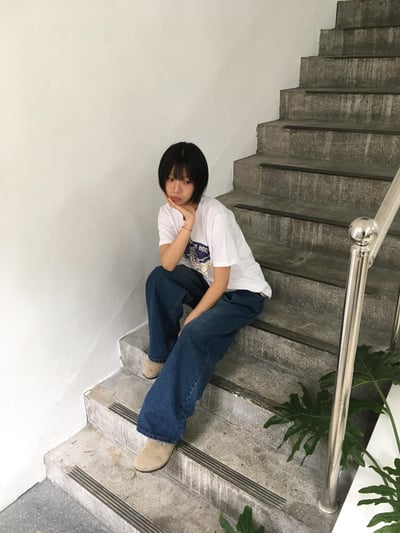 質感韓系女 休閒風 俐落抓皺 牛仔 寬褲 - 3C9