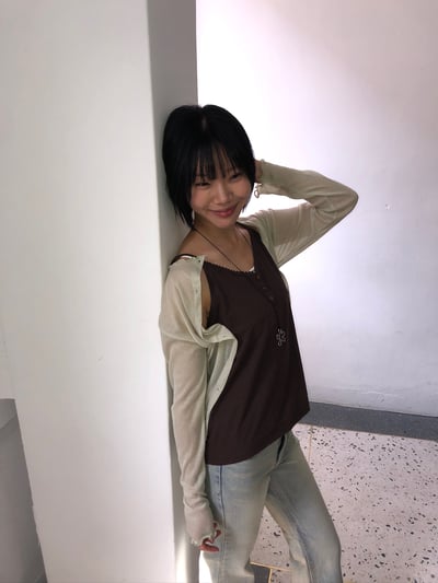 斜線鈕扣 不規則收邊 小罩衫 上衣 - 4C7