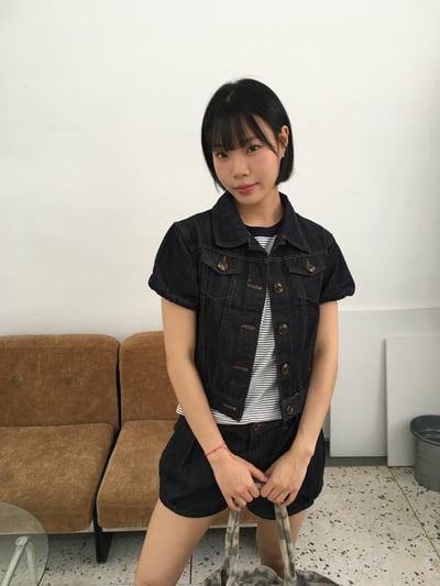 (1+1)萬能百搭 細條紋 修身 短版 短袖 - 4C5