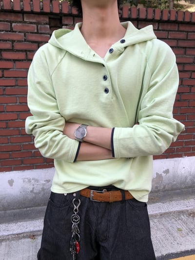 多巴安配色 休閒經典 鈕扣設計 長袖 帽T - 2C7