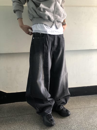 中央割線 水洗 寬鬆 假皮帶 牛仔長褲 - 2C1