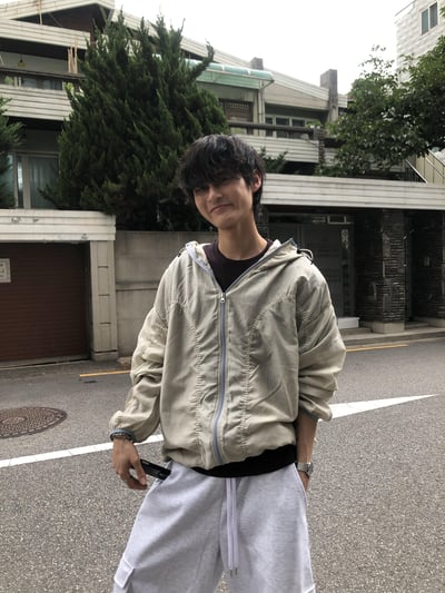 唯美配色 俐落曲線 抓皺設計 風衣外套 - 4C10