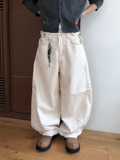 四季大口袋 彎曲縫線 配色設計 牛仔寬褲 - 2C11