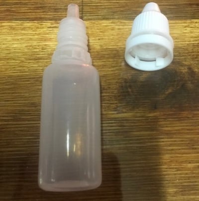 15ml 眼藥水瓶 (如購買小動物奶粉可選這個當贈品)1