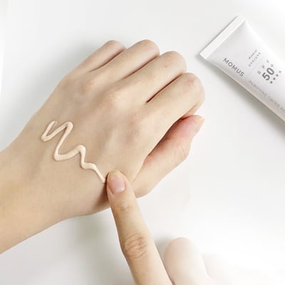 舒敏潤色防曬乳+PLUS ( SPF50+ ★★★★ )2