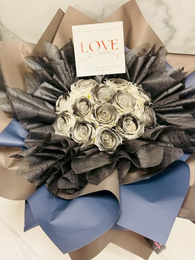 【現貨】13朵黑騎士愛心香氛花束2
