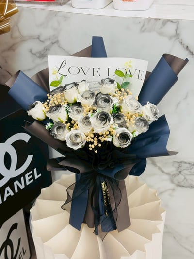 『現貨』20朵黑騎士香氛永生花束1