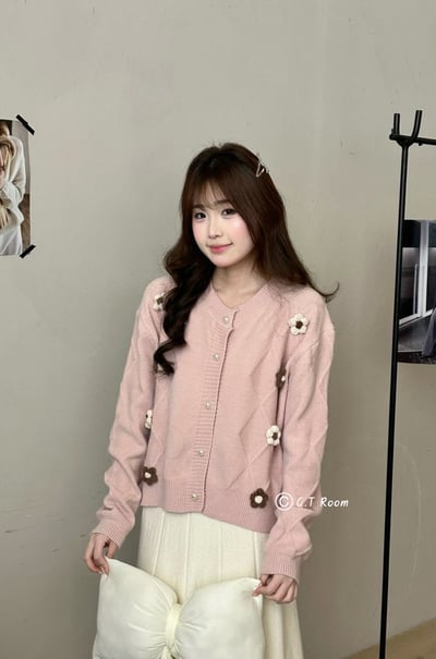 立體花花珍珠釦毛衣2