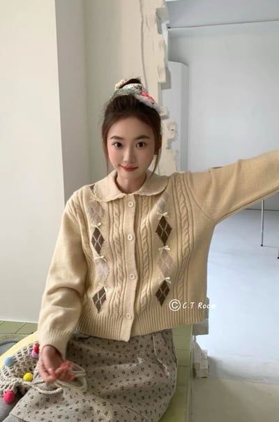 娃娃領菱格紋蝴蝶結針織上衣1