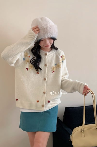愛心刺繡花花針織毛衣1