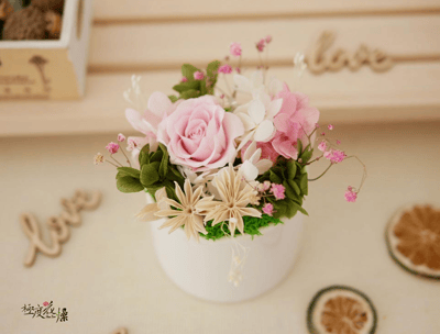 極度花燥永生花乾燥花材專賣店 不凋玫瑰圓桌花 花禮1