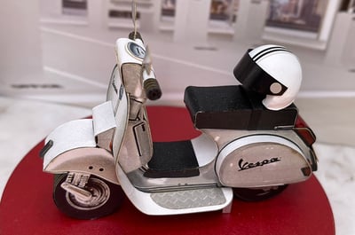 紙紮偉士牌情境4