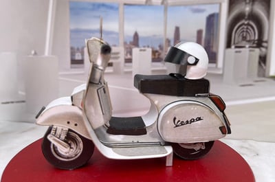 紙紮偉士牌情境3