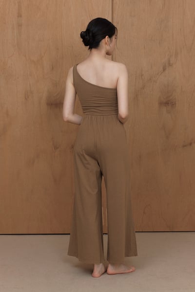 【熱銷】Dhyani 瑜珈單肩胸墊連身喇叭寬褲 咖啡拿鐵 CON056BRN