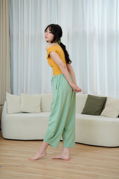 Dhyani 掉肩造型胸墊上衣 深黃色 CON119YEL7