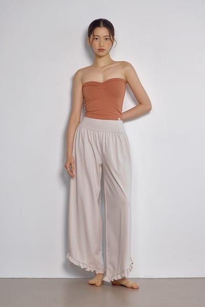 【熱銷】Dhyani 瑜珈花瓣邊闊腿寬褲 椰奶白 CON073CRM2