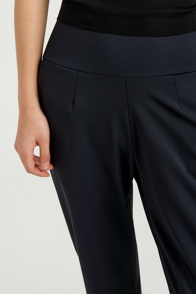 【7色】Front2line Micro Fresh 修身版束腳寬褲 黑色 各類運動適用5