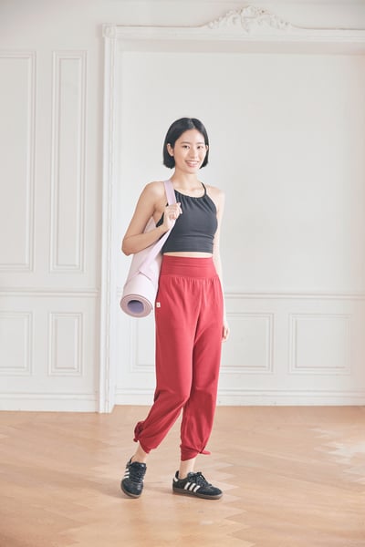 Sohamsoham 瑜珈抽皺造型胸墊短背心 黑色 SOH002BLK